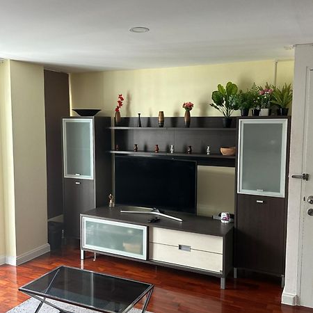 Delightful Condo In Central Location At Sukhumvit 49 Bangkok Exterior foto