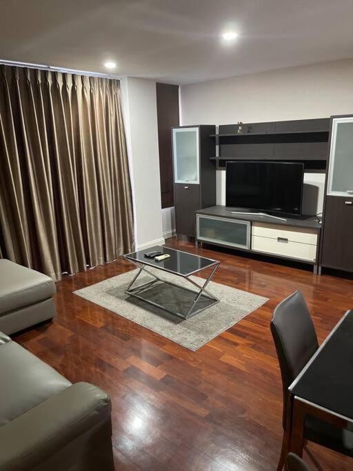 Delightful Condo In Central Location At Sukhumvit 49 Bangkok Exterior foto